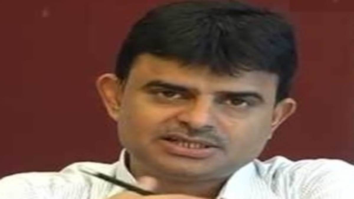 MP News: मध्य प्रदेश में प्रशासनिक बदलाव, IAS राघवेंद्र कुमार सिंह को बनाया मुख्यमंत्री का प्रमुख सचिव