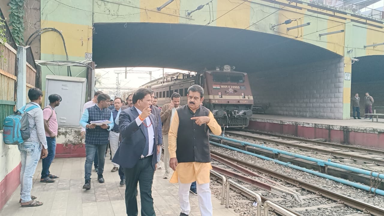 रेलवे स्टेशन के नवनिर्माण को मिलेगी गति, लालवानी की रेल मंत्री से मुलाकात के बाद वरिष्ठ अधिकारी पहुंचे इंदौर