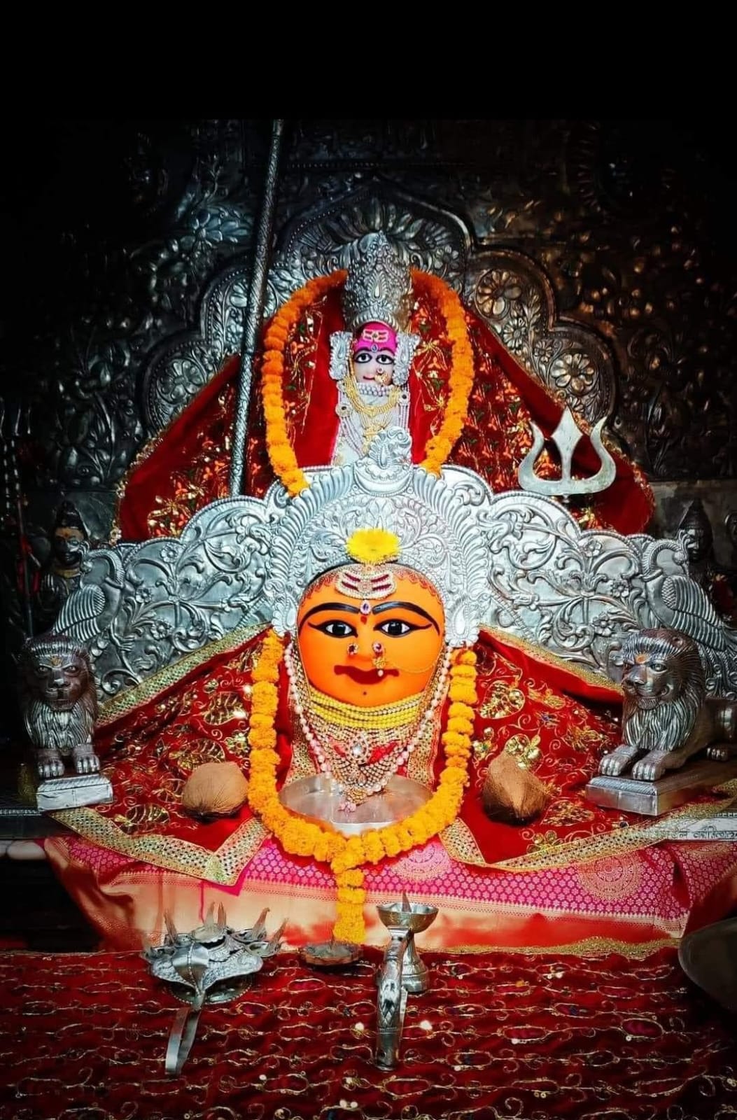 Live Darshan: हमारे साथ कीजिए देश और दुनिया के प्रमुख मंदिरों के लाइव दर्शन
