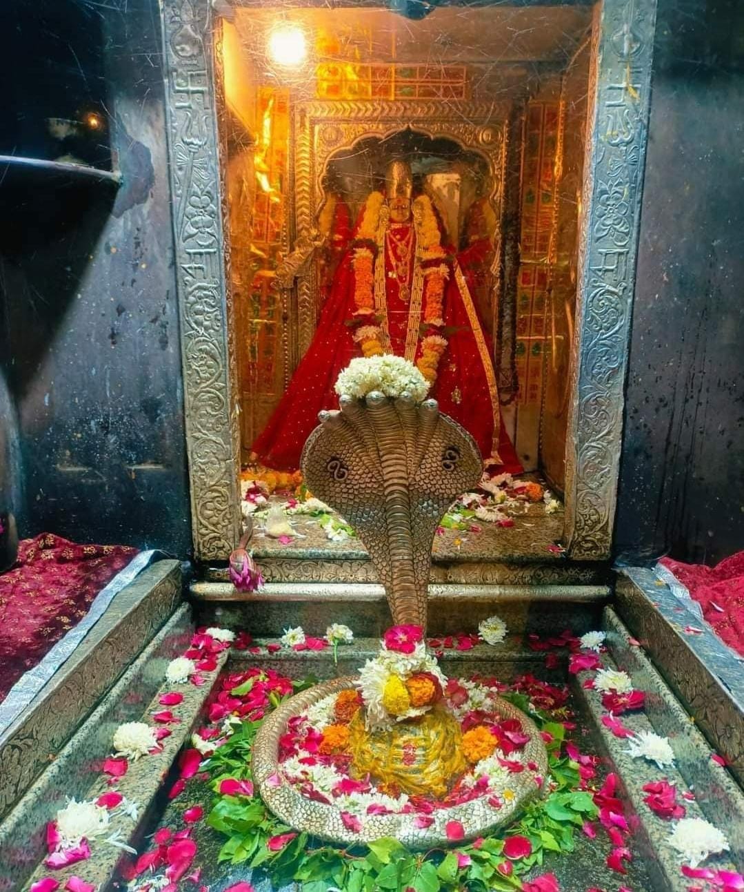 Live Darshan: हमारे साथ कीजिए देश और दुनिया के प्रमुख मंदिरों के लाइव दर्शन