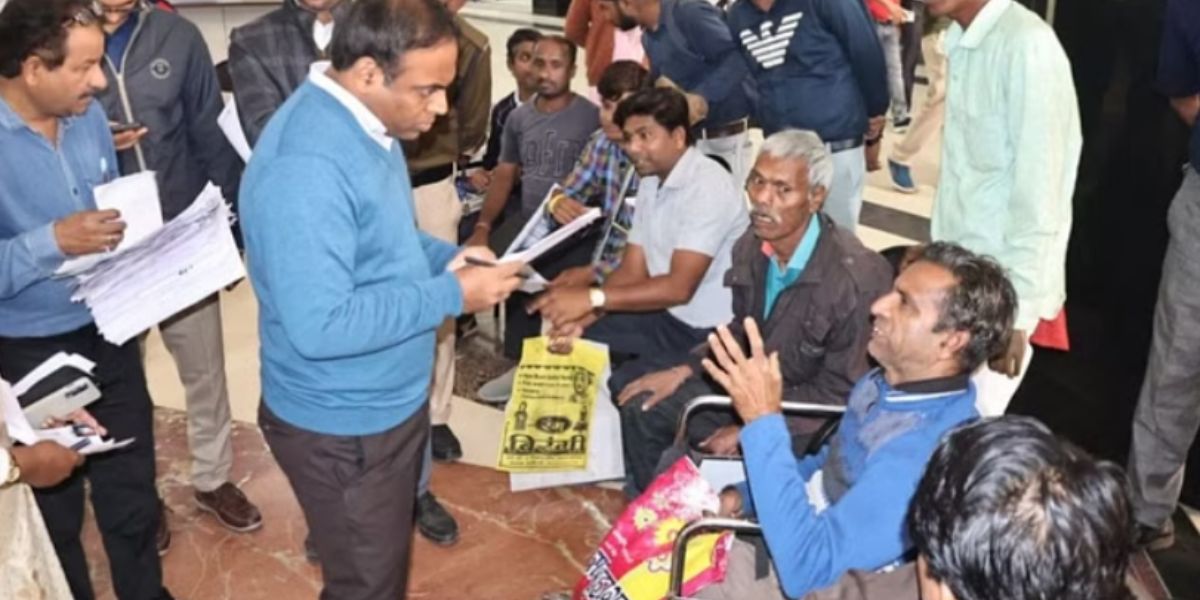 इंदौर कलेक्टर की सराहनीय पहल, एक दिन में 62 दिव्यांगों के लिए स्वीकृत की रेट्रोफिटिंग स्कूटी