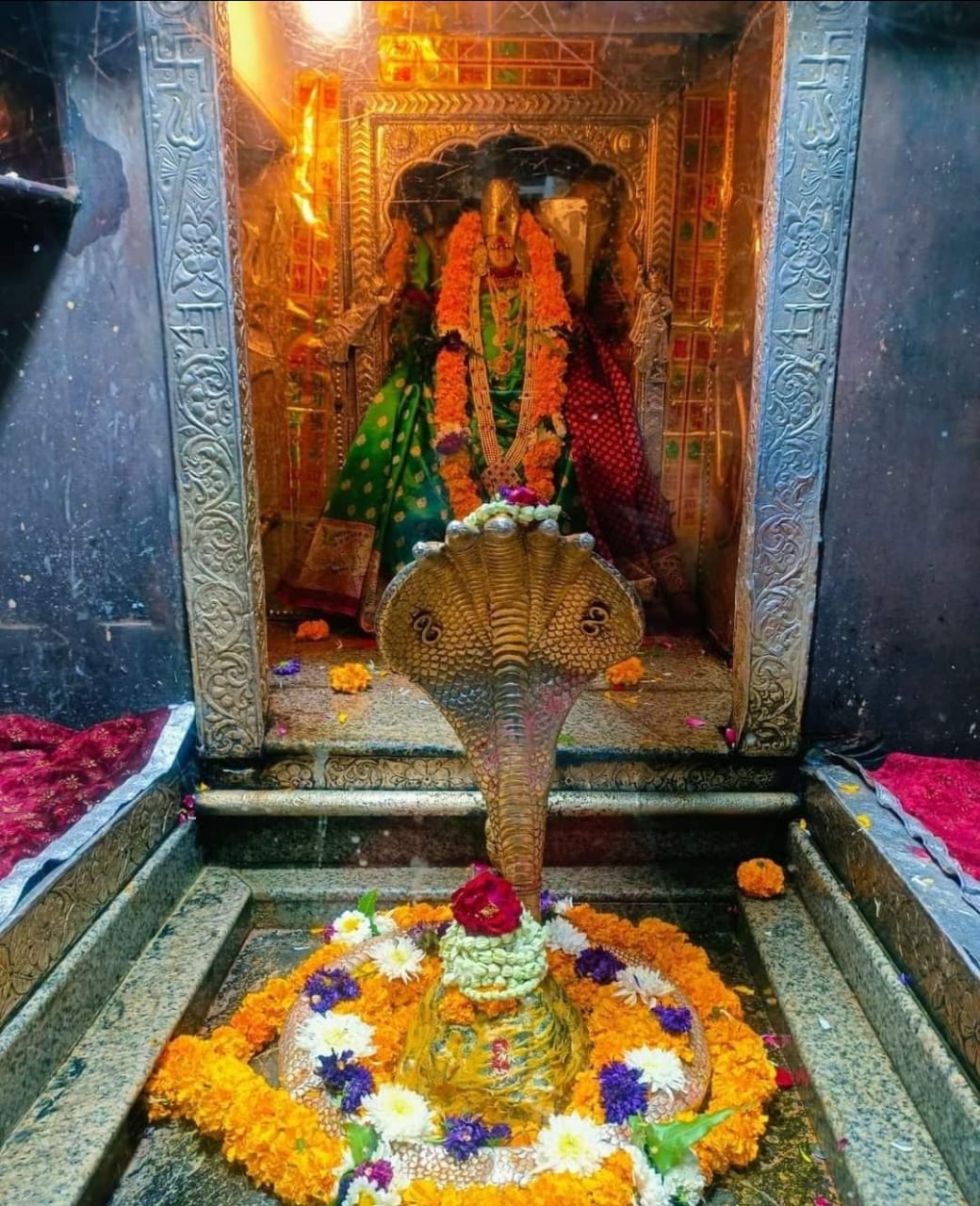 Live Darshan: हमारे साथ कीजिए देश और दुनिया के प्रमुख मंदिरों के लाइव दर्शन