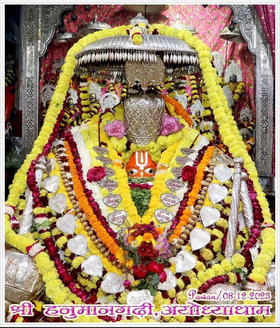 Live Darshan: हमारे साथ कीजिए देश और दुनिया के प्रमुख मंदिरों के लाइव दर्शन
