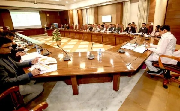 बिल्डिंग परमिशन और कम्पाउडिंग के नियम-प्रक्रिया का हो सरलीकरण - CM डॉ. यादव