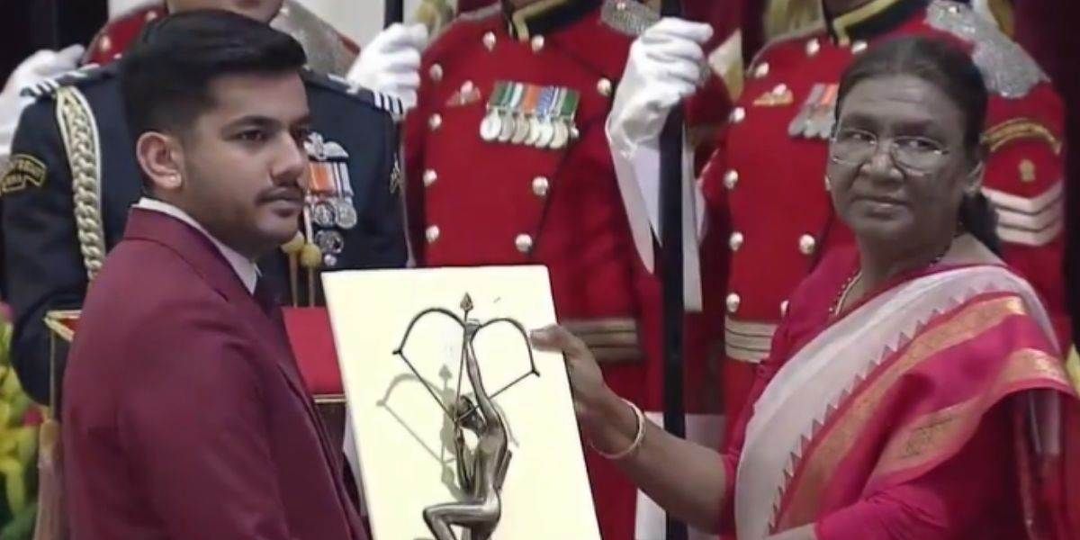 मध्यप्रदेश के निशानेबाज ऐश्वर्य प्रताप सिंह तोमर को मिला अर्जुन पुरस्कार, सीएम ने दी बधाई