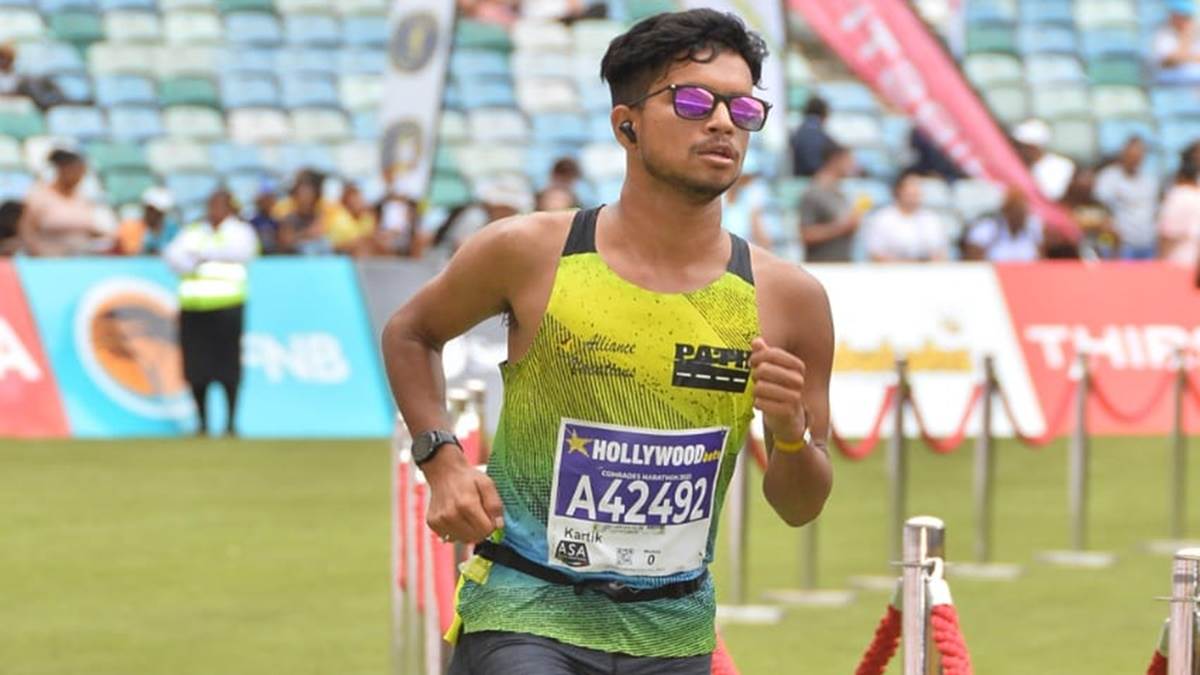 इंदौर के कार्तिक जोशी दौड़ लगाकर पहुंचेंगे 'राम' के धाम, 14 दिन में दौड़ेंगे 1008 किलोमीटर