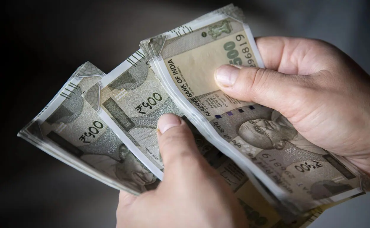 Employees Increment : करोड़ों कर्मचारियों के लिए अच्छी खबर, 2024 में मिलेगा सबसे अधिक इंक्रीमेंट! वेतन में 10 से 12 प्रतिशत तक की वृद्धि संभव