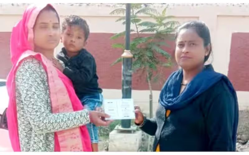 जबलपुर : कलेक्टर का नवाचार, नितिन गडकरी के कार्यक्रम के लिए घर-घर दिया जा रहा न्योता
