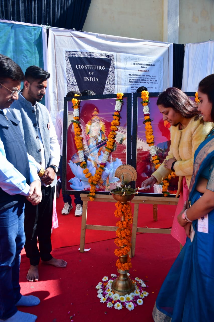 संस्कृत रिग्रेसिव नहीं, संस्कृत प्रोग्रेसिव भाषा है - निधि त्रिपाठी