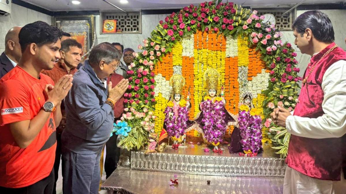 इंदौर के कार्तिक जोशी दौड़ लगाकर पहुंचेंगे 'राम' के धाम, 14 दिन में दौड़ेंगे 1008 किलोमीटर