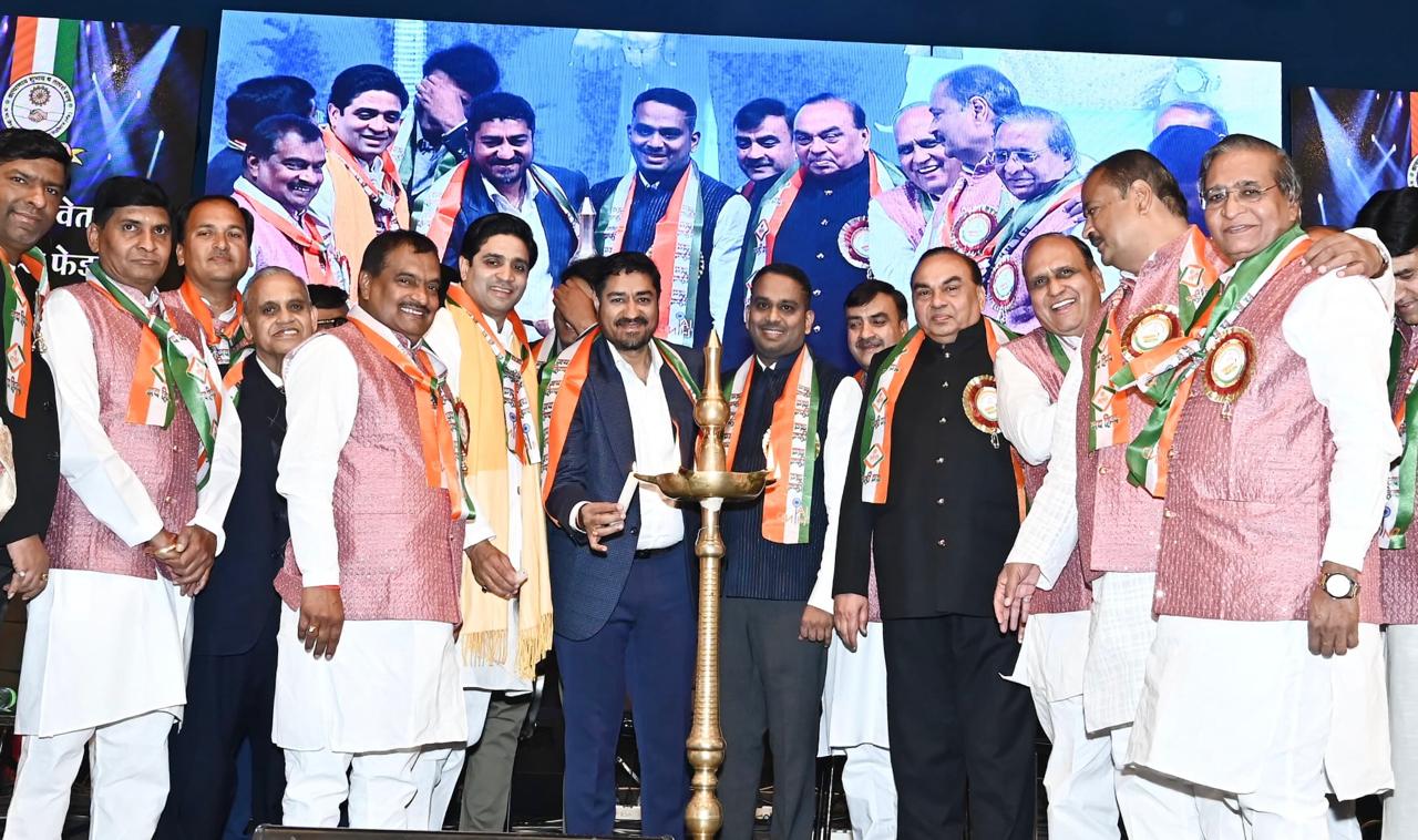 Indore : लाइव कंसर्ट 'एक शाम देश के नाम' में समाज के भामाशाह, मसीहा एवं जैन रत्न सम्मानित