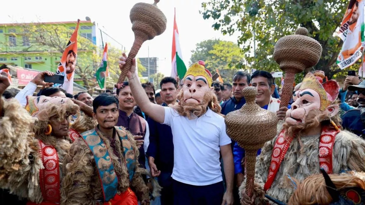 राममंदिर उद्घाटन से पहले हनुमान अवतार में दिखे राहुल गांधी, हाथ में गदा....