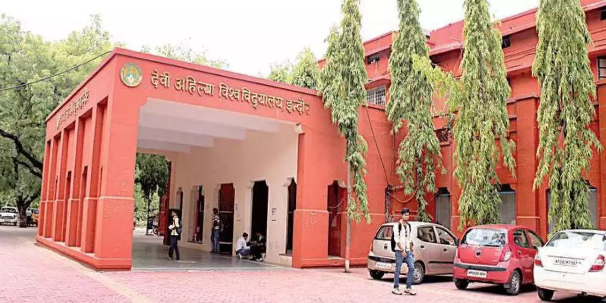 DAVV की नई शुरुआत, समस्याओं के लिए अब विद्यार्थियों को नहीं काटने होंगे यूनिवर्सिटी के चक्कर