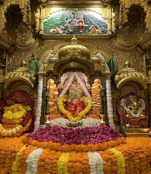 Live Darshan: हमारे साथ कीजिए देश और दुनिया के प्रमुख मंदिरों के लाइव दर्शन