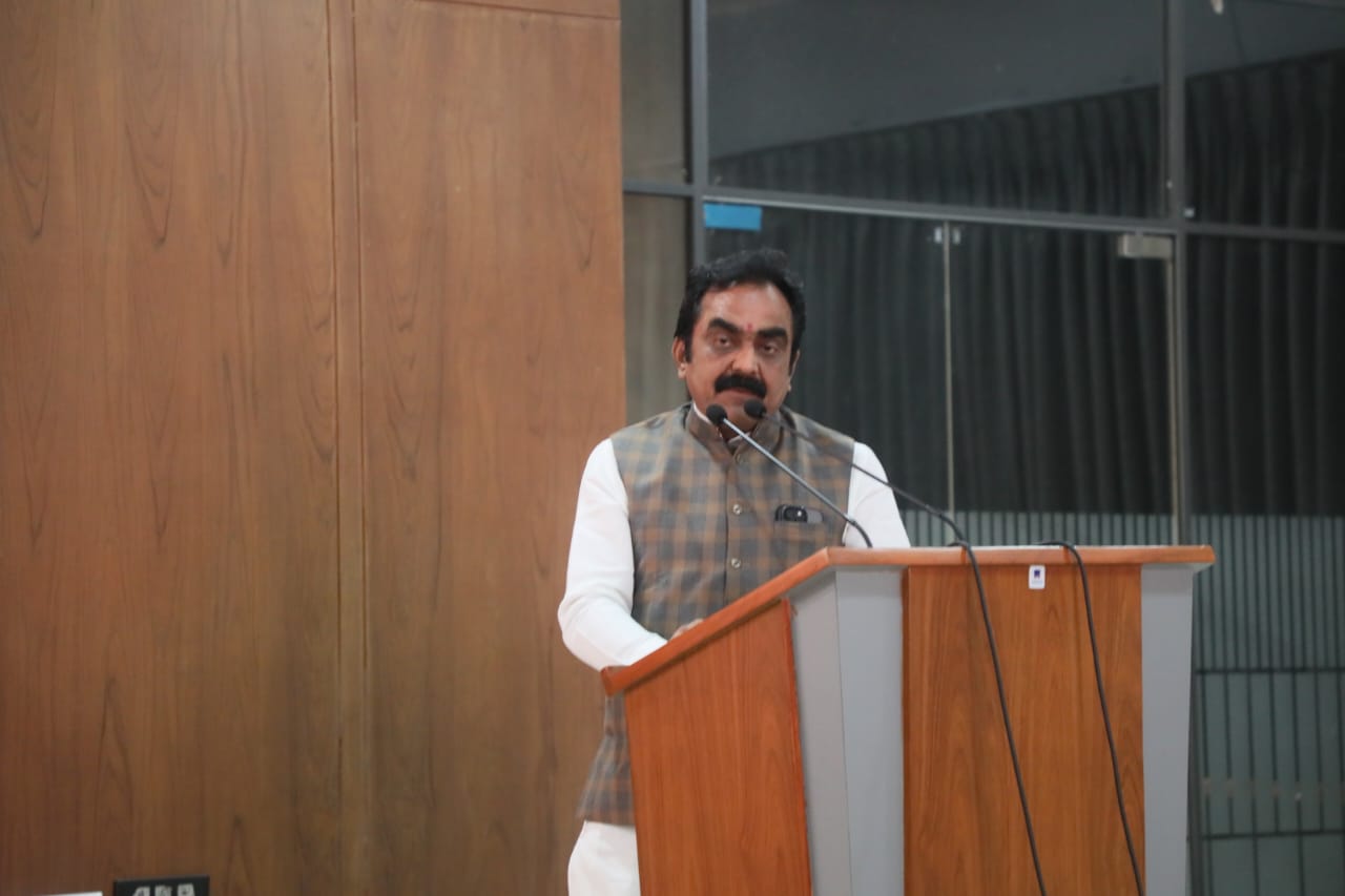 MP: मुख्यमंत्री निवास में विधायक दल की बैठक में बोले मोहन यादव, विधानसभा के हर बूथ को सशक्त बनाएं