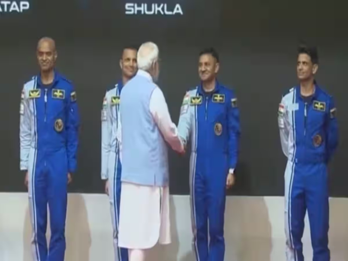 'मिशन गगनयान' के चार एस्ट्रोनॉट्स के नामों का एलान, PM मोदी ने कराया परिचय, ग्रुप कैप्टन प्रशांत नायर..