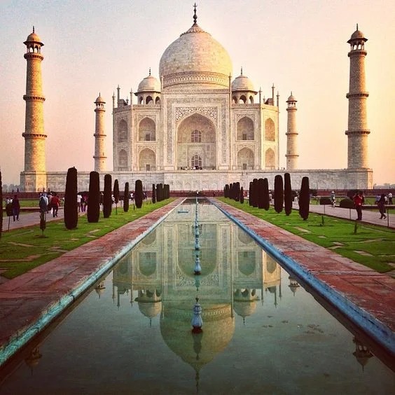 'वैलेंटाइन डे' पर पार्टनर के साथ इन रोमांटिक जगहों पर जाए और हर पल यादगार बनाए