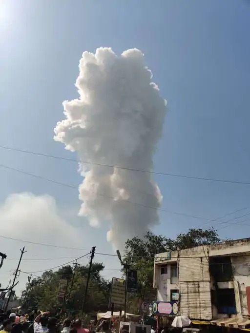 MP News: हरदा की पटाखा फैक्ट्री में विस्फोट, 60 से ज्यादा घरों में लगी आग, कई लोगों की मौत और घायल होने की सूचना