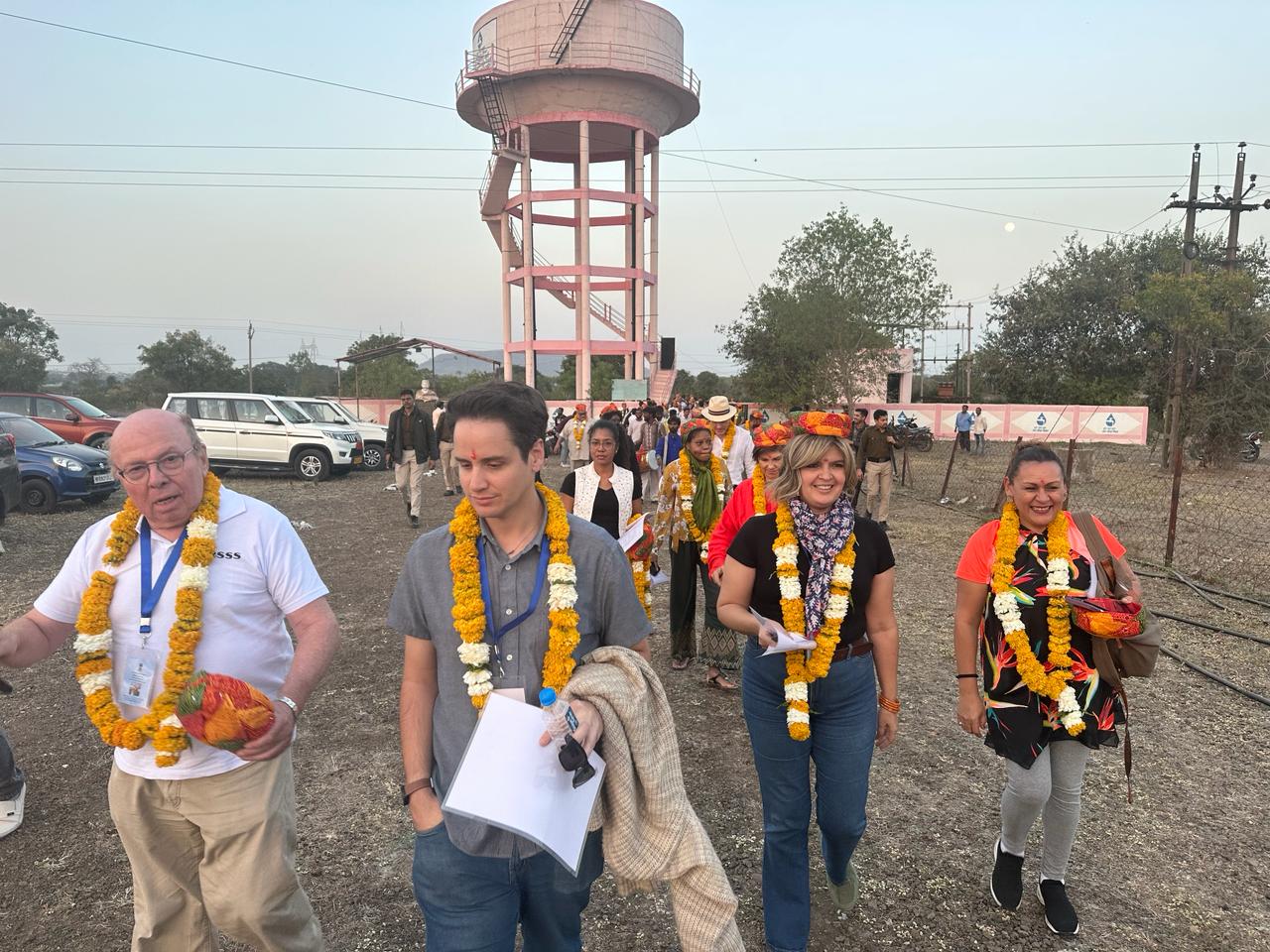 तिल्लौर खुर्द पहुंचा विदेशी प्रतिनिधि मंडल, प्रधानमंत्री के 'हर घर जल मिशन' को देखा