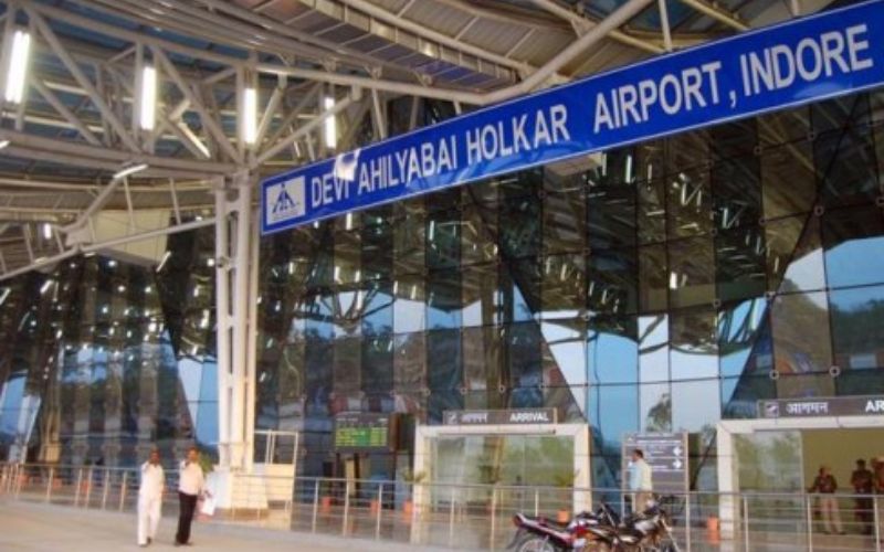 इंदौर एयरपोर्ट के 3 किमी क्षेत्र में फ्लाइंग ऑब्जेक्ट उड़ाने पर लगाया गया प्रतिबंध