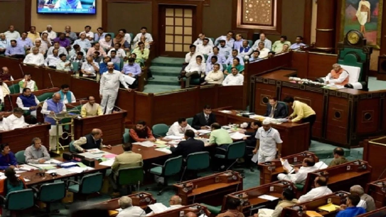MP Assembly : विपक्ष के जोरदार हंगामे के बीच सदन की कार्यवाही कल तक के लिए स्थगित
