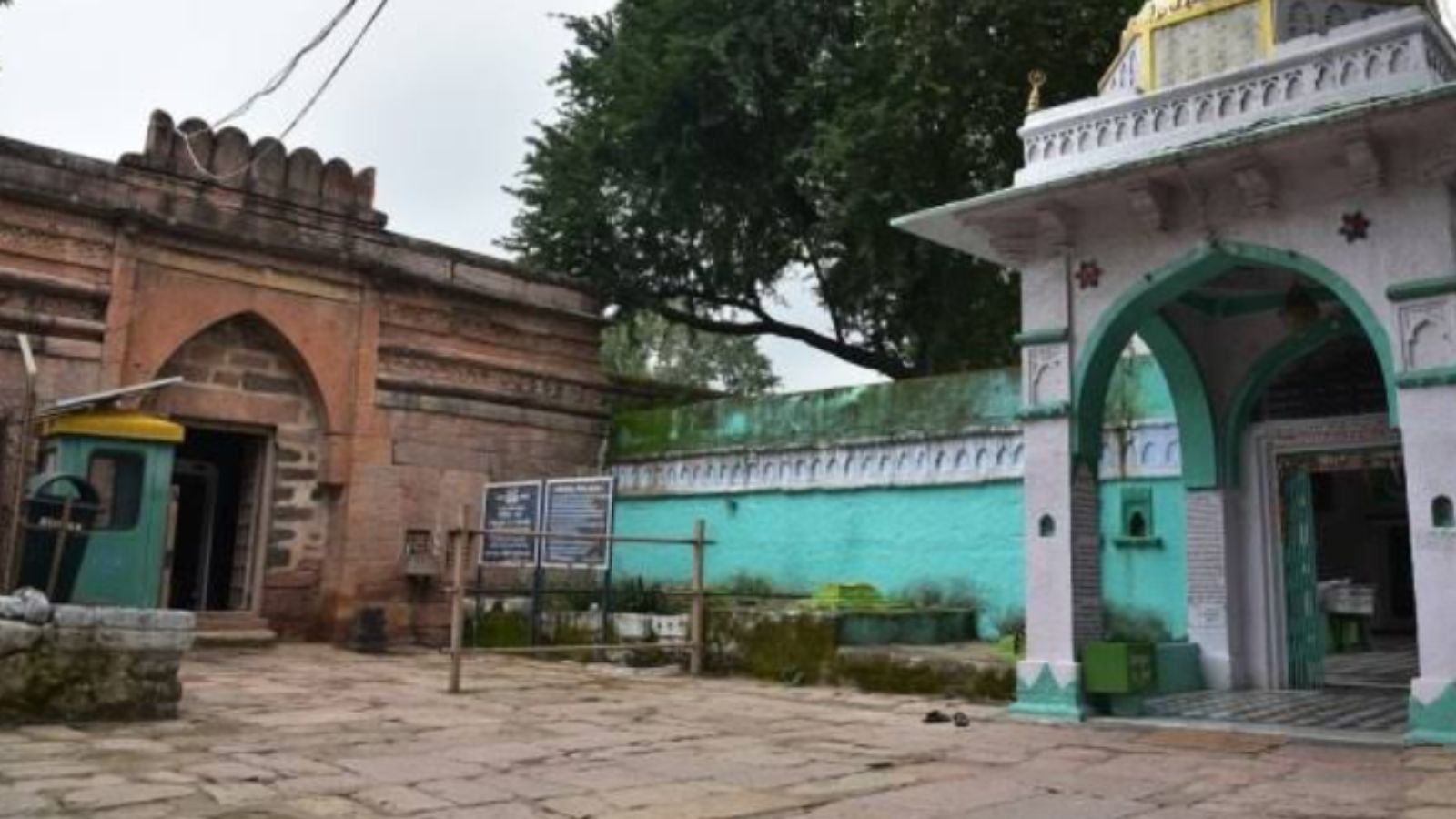 भोजशाला में ASI सर्वे जारी, टीम को खुदाई में मिला बीम, आज मुस्लिम समाज के लोग पढ़ेंगे नमाज