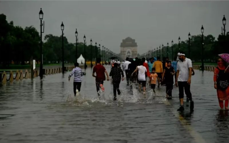 IMD Alert : 2 पश्चिमी विक्षोभ हो रहे एक्टिव, अगले 24 घंटे में इन जिलों में होगी भारी बारिश, मौसम विभाग ने जारी किया अलर्ट