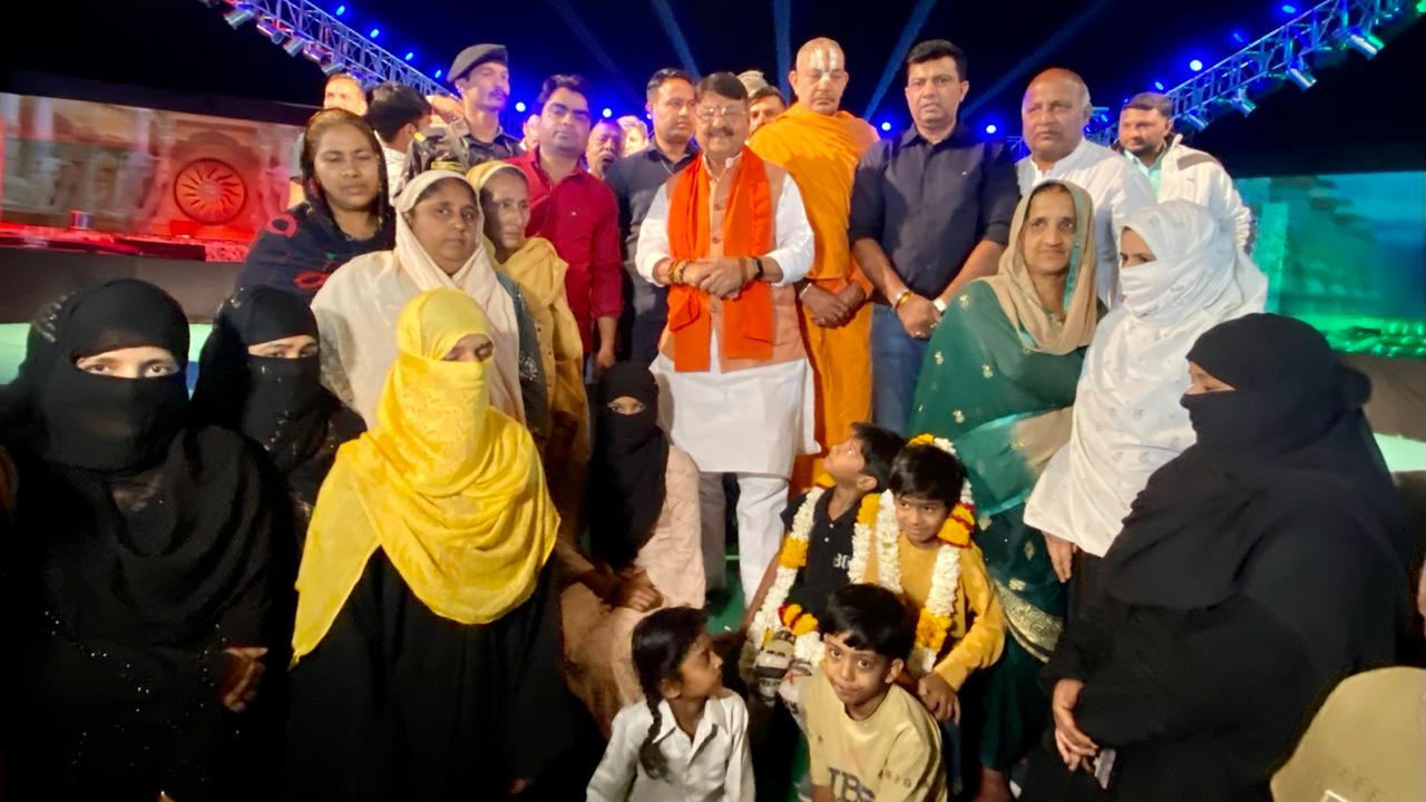 Indore: महाशिवरात्रि महोत्सव का दूसरा दिन, विजयवर्गीय ने साधु संतो संग दीप प्रज्वलित कर महानाट्य की शुरुआत की