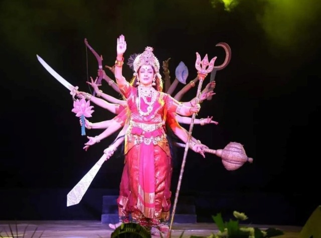 Ujjain : महाशिवरात्रि पर माता पार्वती बनी 'हेमा मालिनी', डांस देख झूम उठे दर्शक, मुख्यमंत्री ने की तारीफ