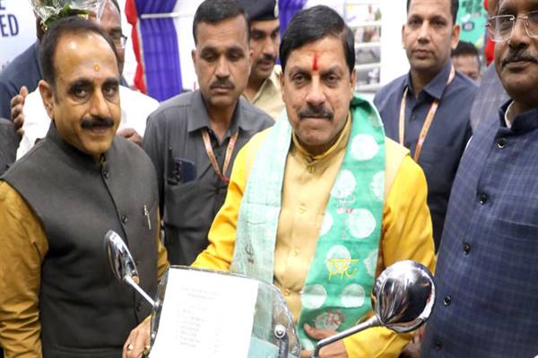 मुख्यमंत्री मोहन यादव ने विक्रम व्यापार मेले का किया भ्रमण