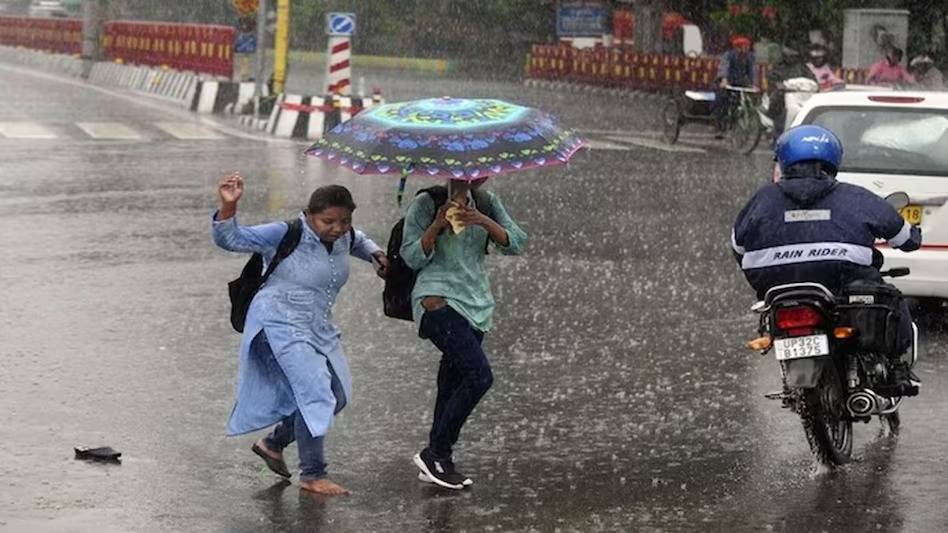 IMD Alert : अगले कुछ घंटे में मौसम दिखाएगा रौद्र रूप, इन जिलों में गरज के साथ होगी भारी बारिश, गिरेंगे ओले, जारी हुआ अलर्ट