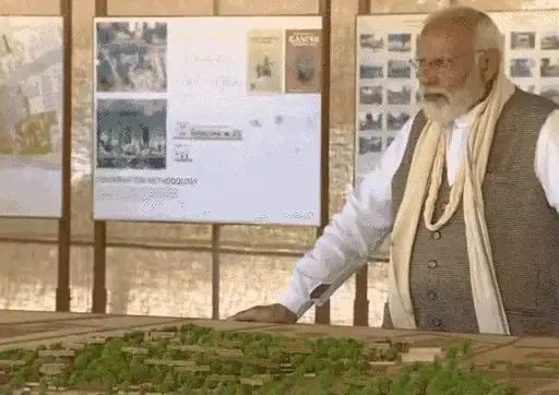 PM मोदी ने साबरमती में कोचरब आश्रम का किया इनॉगरेशन, 10 वंदे भारत ट्रेनें को दिखाई हरी झंडी