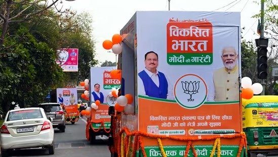 केंद्र सरकार को चुनाव आयोग से बड़ा झटका, कहा- व्हाट्सएप पर 'विकसित भारत' संदेश भेजना बंद करें