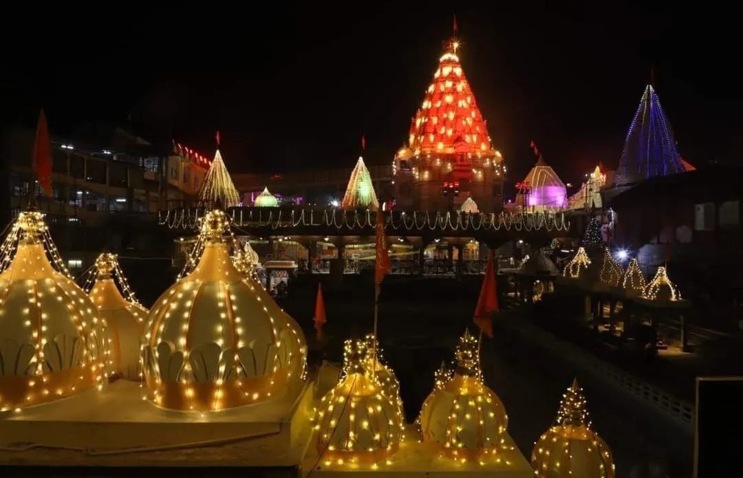 Ujjain : महाशिवरात्रि पर माता पार्वती बनी 'हेमा मालिनी', डांस देख झूम उठे दर्शक, मुख्यमंत्री ने की तारीफ