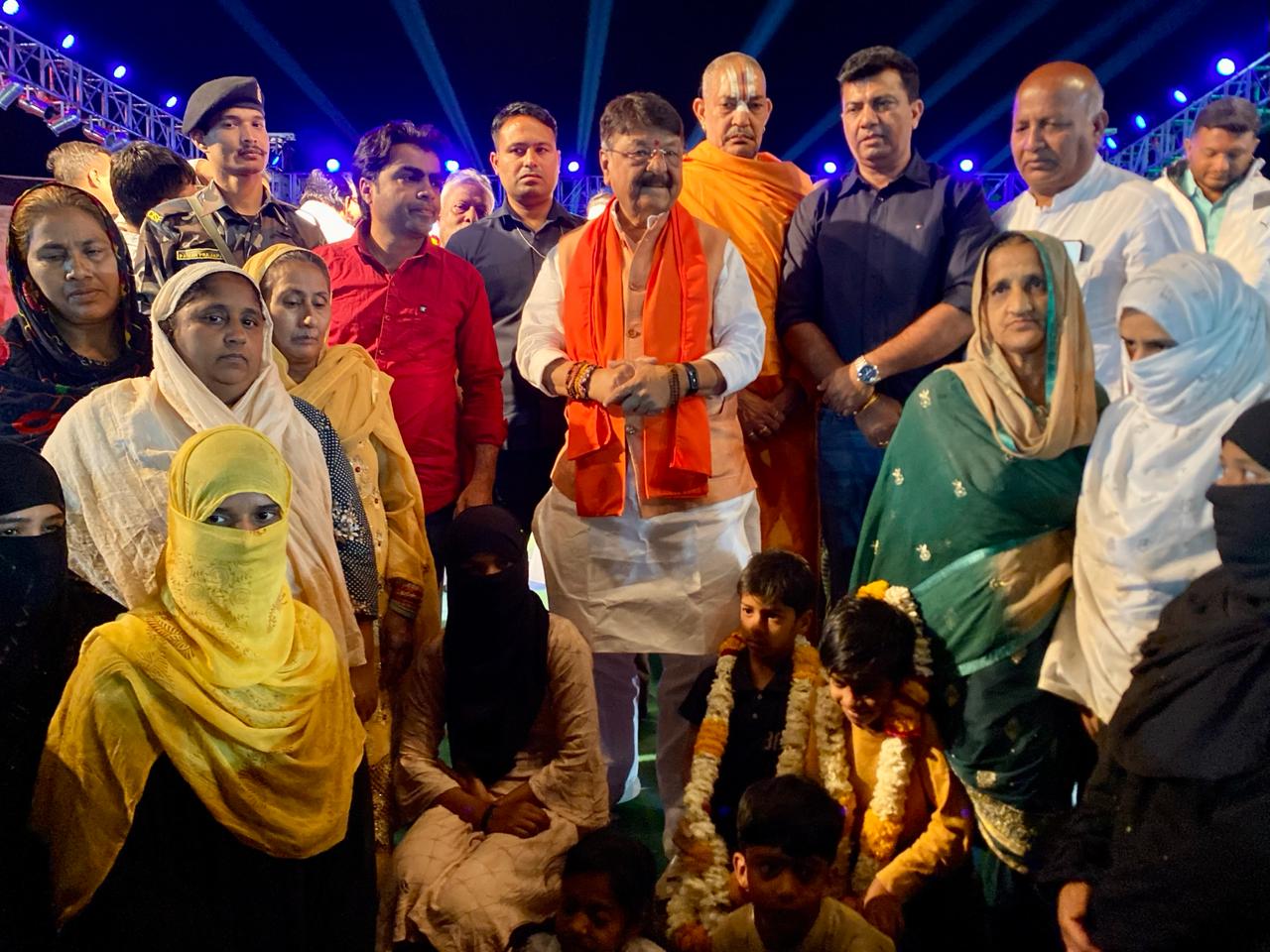 Indore: महाशिवरात्रि महोत्सव का दूसरा दिन, विजयवर्गीय ने साधु संतो संग दीप प्रज्वलित कर महानाट्य की शुरुआत की