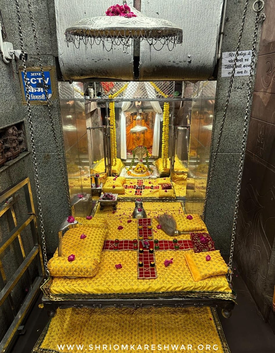 Live Darshan: हमारे साथ कीजिए देश और दुनिया के प्रमुख मंदिरों के लाइव दर्शन