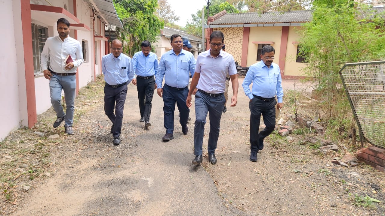 इंदौर जिले में गर्मी को देखते हुये मतदान केन्द्रों पर छाया, बैठक, पंखे-कूलर, पेयजल आदि की रहेगी पर्याप्त व्यवस्था
