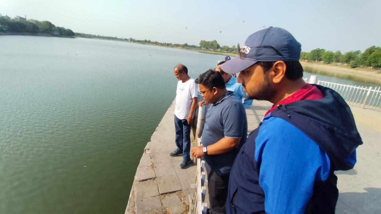 'चोइथराम' सब्जी मंडी में 'मैं हूं झोला धारी' अभियान, आयुक्त बोले- पॉलिथीन की जगह कपड़े के झोले का करें उपयोग