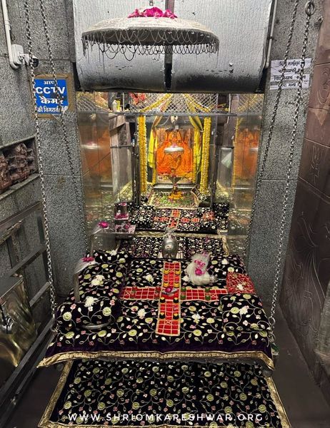Live Darshan: हमारे साथ कीजिए देश और दुनिया के प्रमुख मंदिरों के लाइव दर्शन