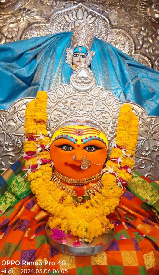 Live Darshan: हमारे साथ कीजिए देश और दुनिया के प्रमुख मंदिरों के प्रातः लाइव दर्शन