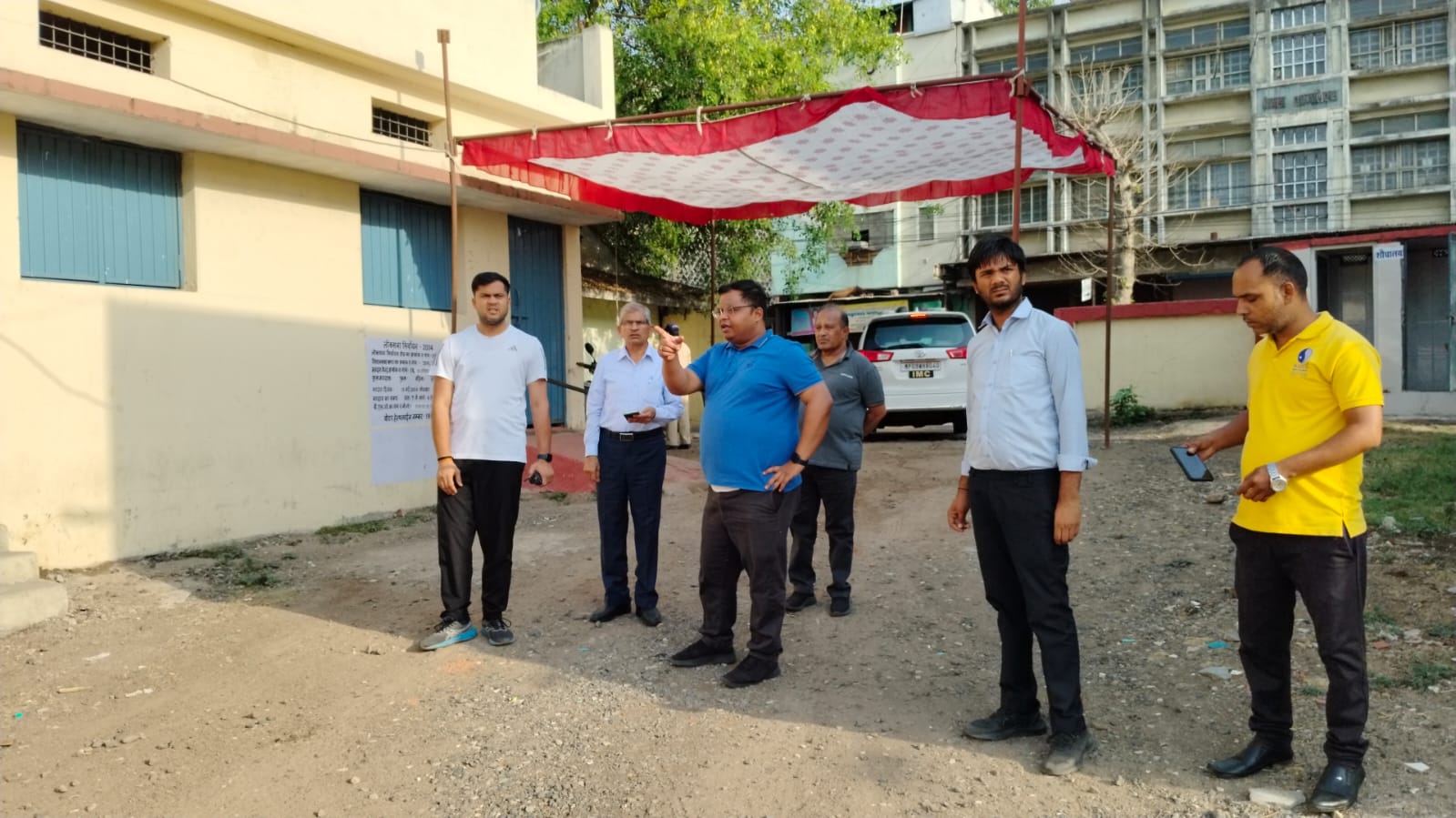 Indore News : कार धोकर गंदगी फैलाने पर होटल 'राजशाही' पर लगा स्पॉट फाइन