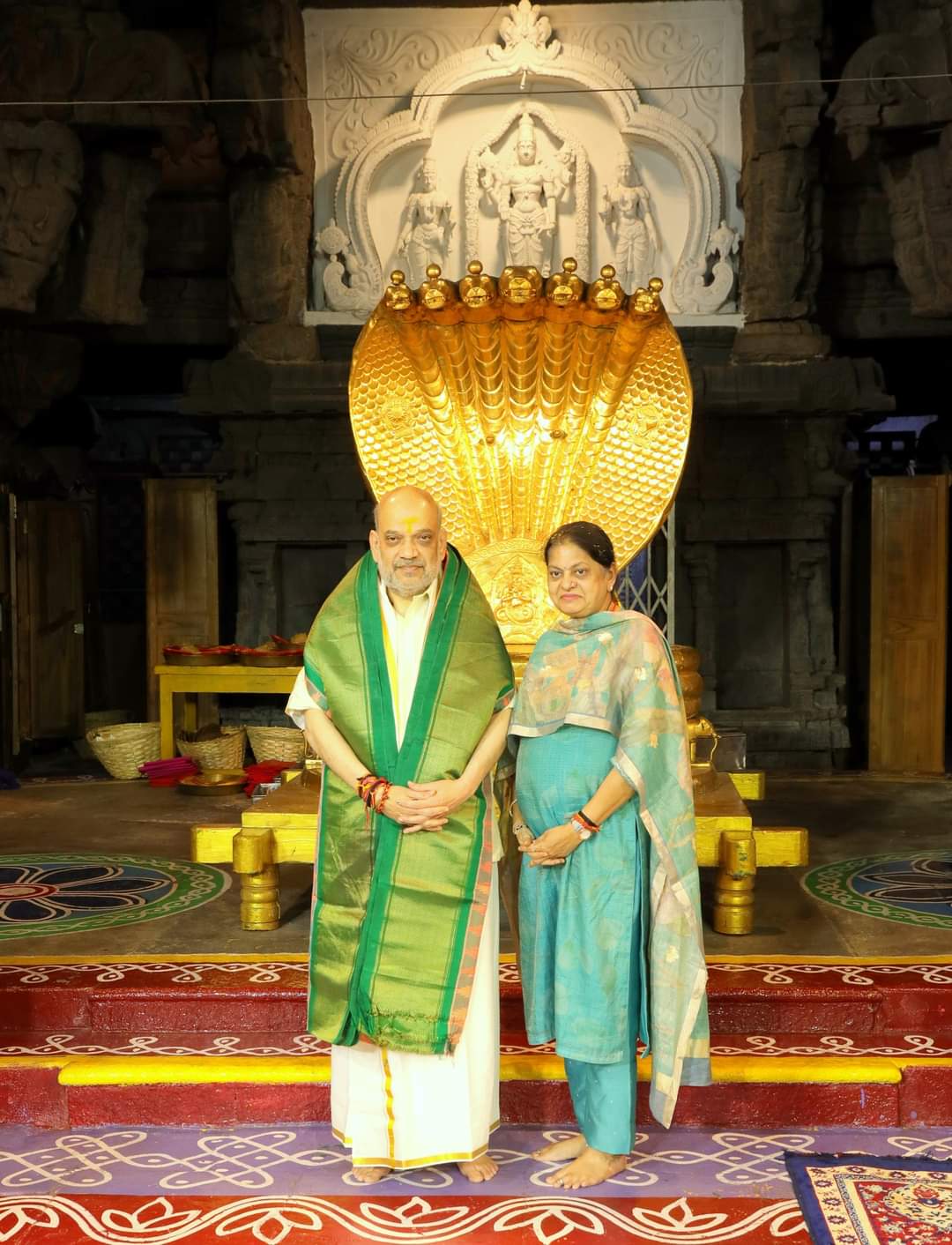 कन्याकुमारी में PM मोदी का ध्यान, तो उधर अमित शाह ने तिरुपति में किया दंडवत प्रणाम