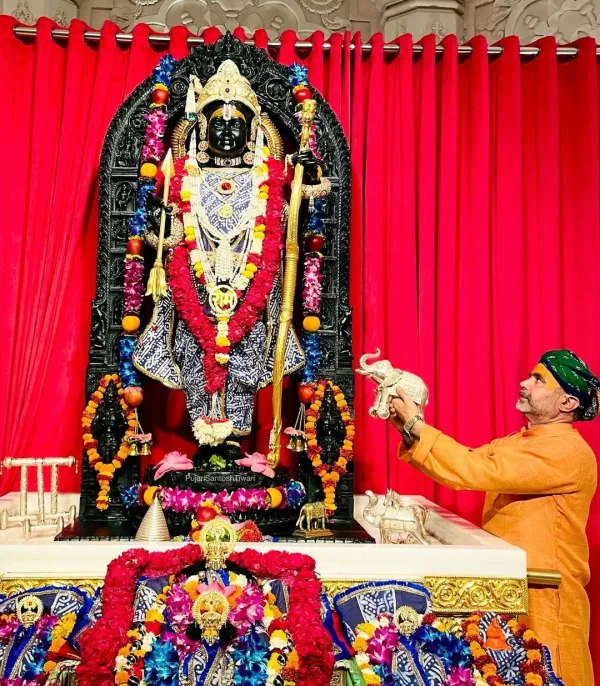 Live Darshan: हमारे साथ कीजिए देश और दुनिया के प्रमुख मंदिरों के प्रातः लाइव दर्शन
