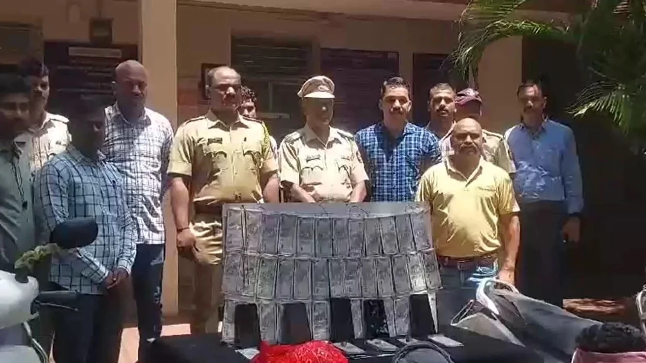पुलिस ने किया नकली नोट छापने वाले गिरोह का पर्दाफाश, नोटों पर लिखा था- चिल्ड्रेन बैंक ऑफ इंडिया