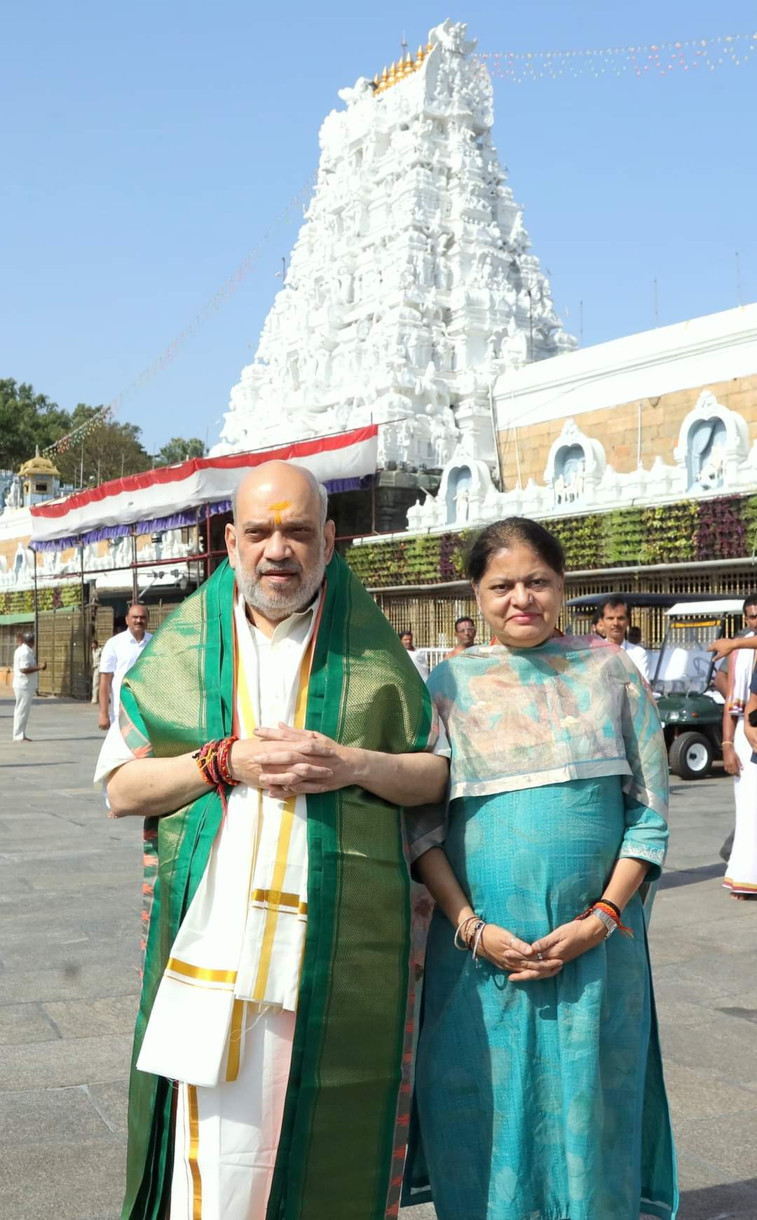 कन्याकुमारी में PM मोदी का ध्यान, तो उधर अमित शाह ने तिरुपति में किया दंडवत प्रणाम