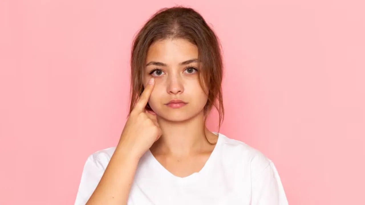 क्यों होते हैं डार्क सर्कल्स? उनसे छुटकारा पाने के घरेलू उपाय और वैज्ञानिक कारण