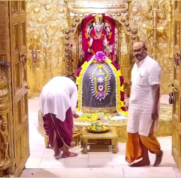 Live Darshan: हमारे साथ कीजिए देश और दुनिया के मुख्य मंदिरों के लाइव दर्शन