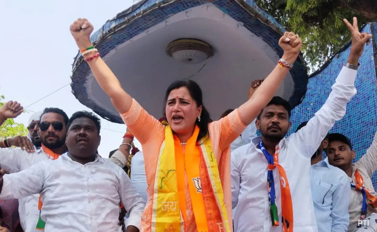 BJP के नवनीत राणा ने दिया विवादित बयान, कहा- 'जय श्री राम नहीं कहना चाहते वे पाकिस्तान जा सकते हैं'