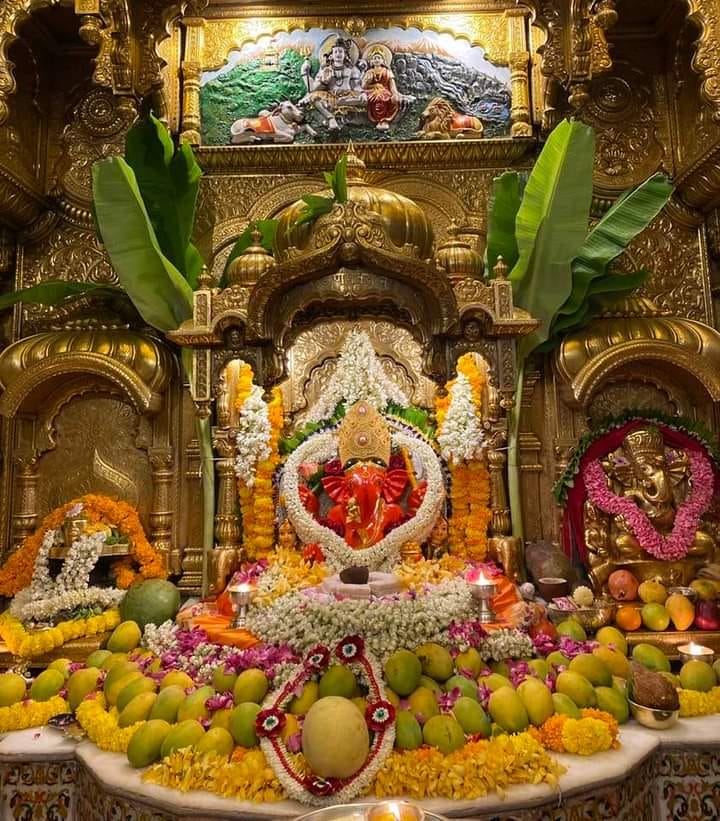 Live Darshan: हमारे साथ कीजिए देश और दुनिया के प्रमुख मंदिरों के प्रातः लाइव दर्शन