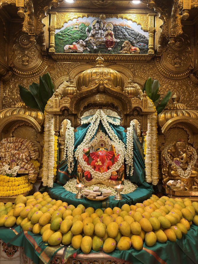Live Darshan : हमारे साथ कीजिए देश और दुनिया के प्रमुख मंदिरों के लाइव दर्शन